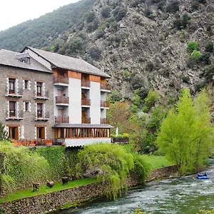 Hostal Noguera בית הארחה